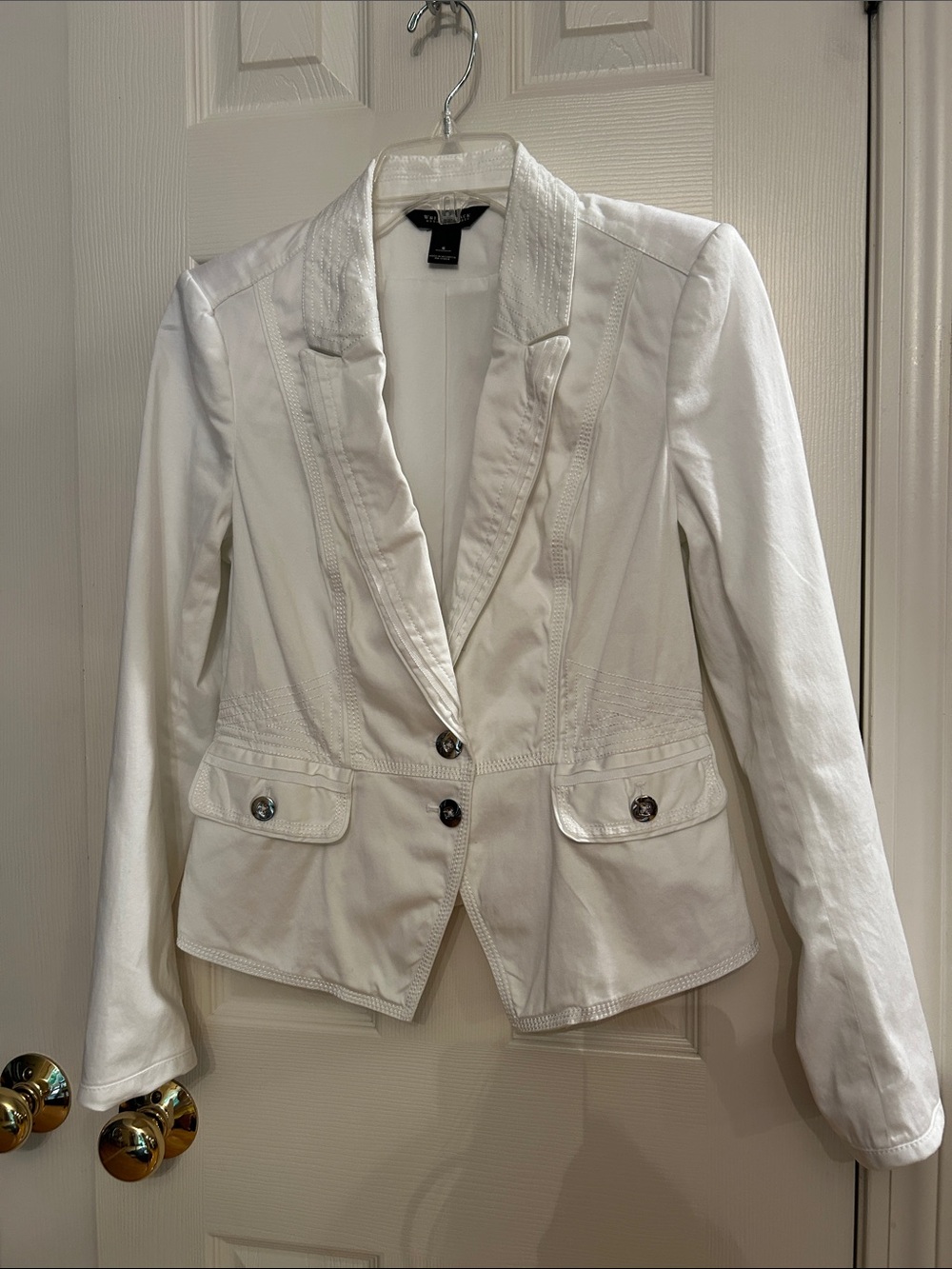White House Black Market EUC White Tailored Blazer